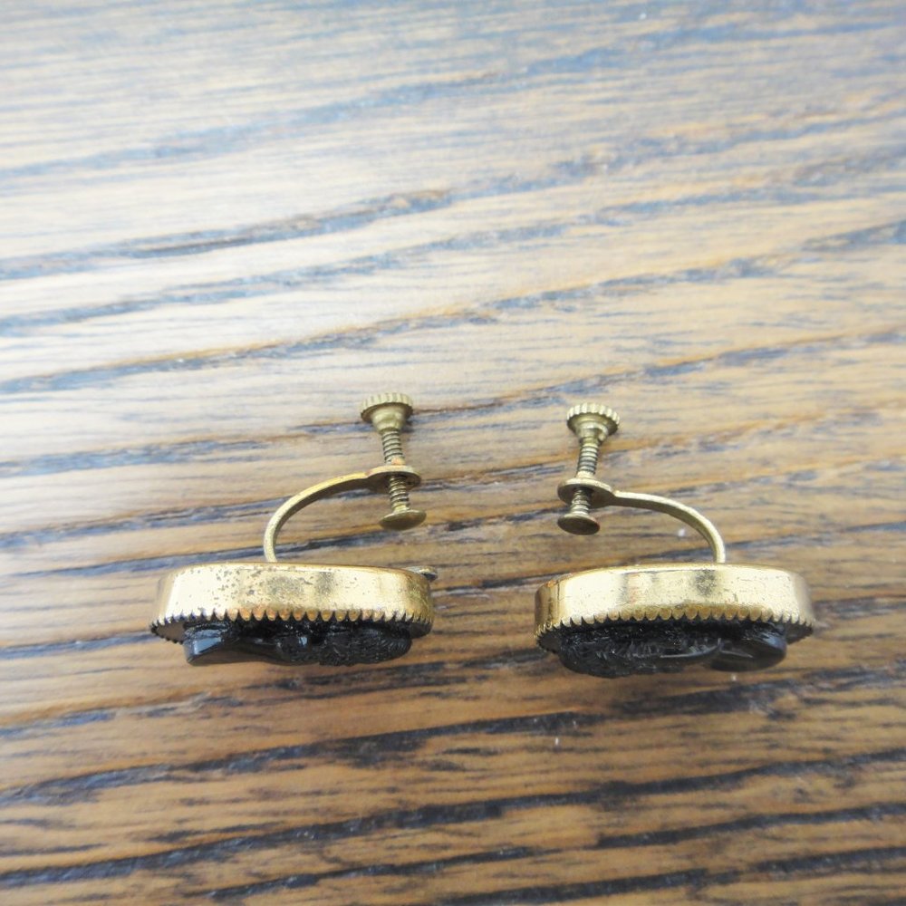 Vtg CORO Black Cameo Earrings Screw Back Gold Tone - Picture 7 of 9